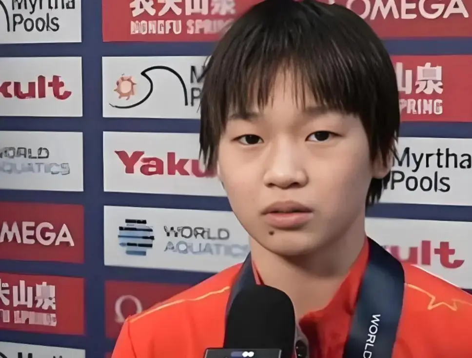 逗猫专用动态鱼_逗猫的动态鱼_逗猫动图鱼游来游去视频