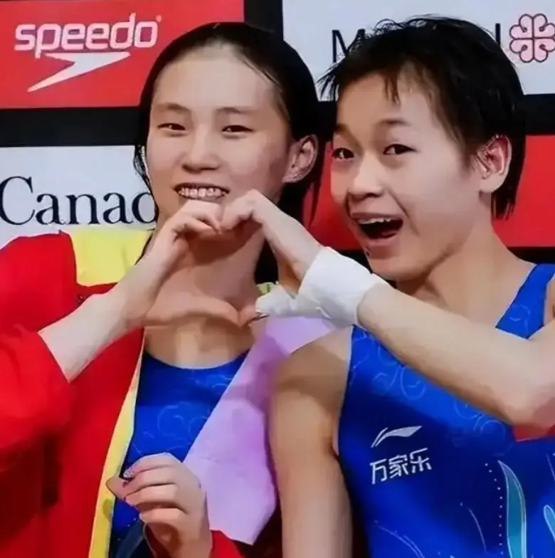 逗猫的动态鱼_逗猫专用动态鱼_逗猫动图鱼游来游去视频