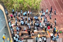 南宁一小学组织学生烤窑鸡种甘蔗，网友：广西“科目四”从娃娃抓起了！