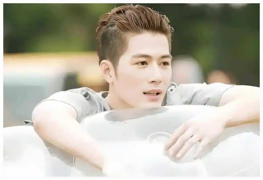 陈学冬照片_陈学冬车祸后遗症_陈学冬多次手术康复进展