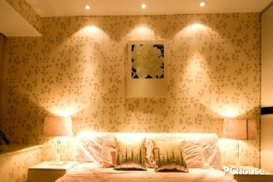 卧室3d立体壁纸图片_欧式卧室墙纸效果图_大马士革图案墙纸